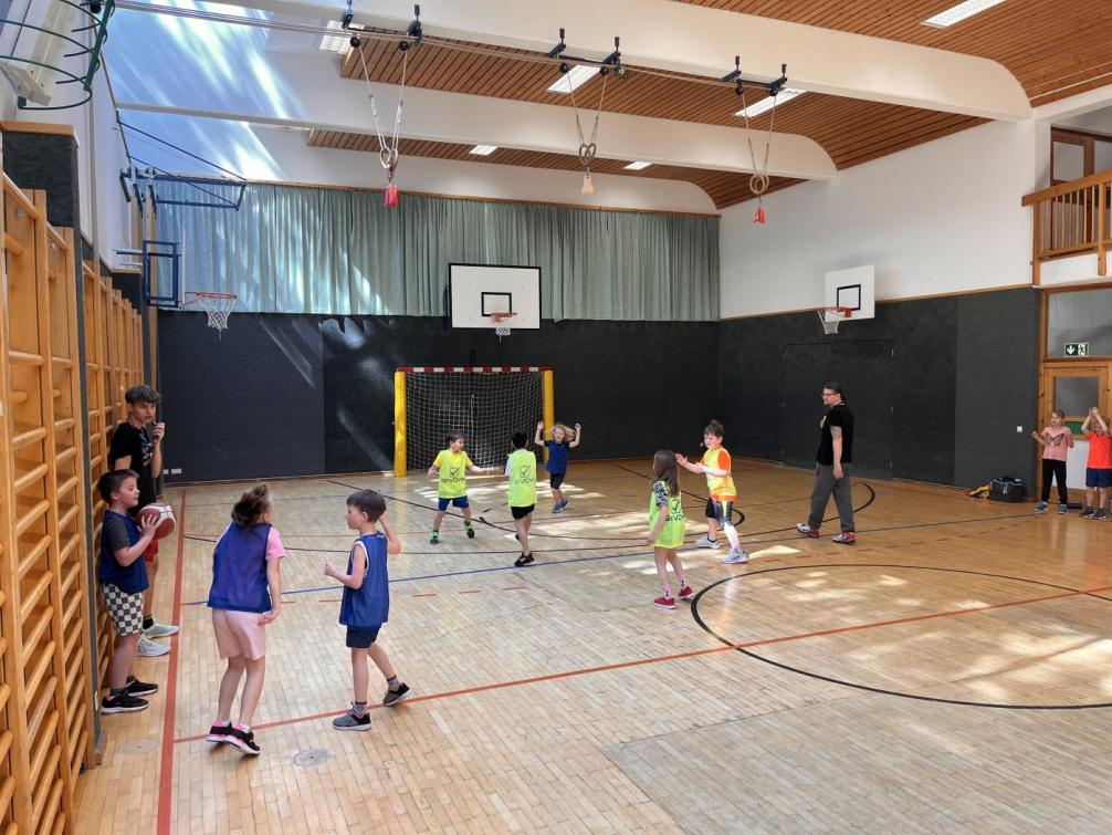 Basketballmatch am Ende der Einheit